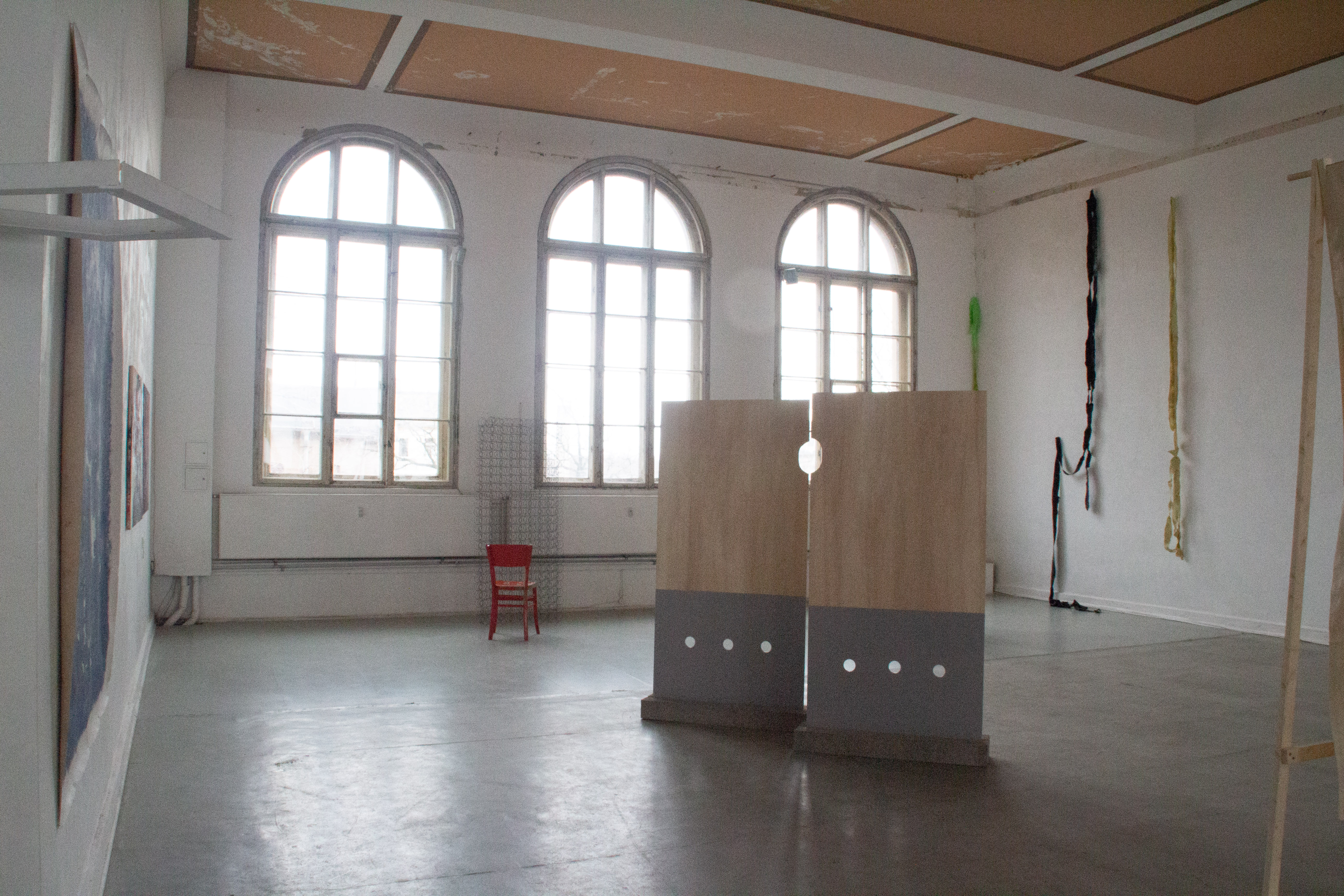 Almost-Tension-installation-view-Alte-Handelsschule-Leipzig-Germany-photo-Natacha-MartIns-for-PILOTENKUECHE-7